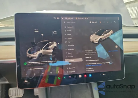 2022 Tesla Model 3 z USA, uszkodzony, nr VIN 5YJ3E1EB3NF179996